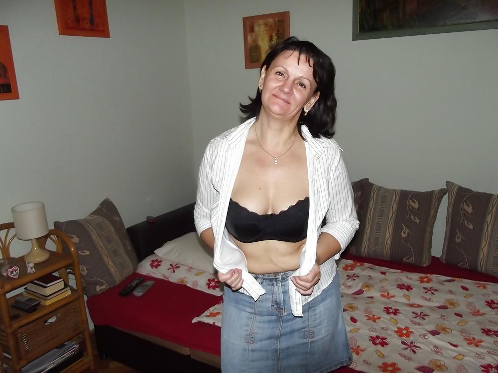 14P Hungarian Milf Viola 2