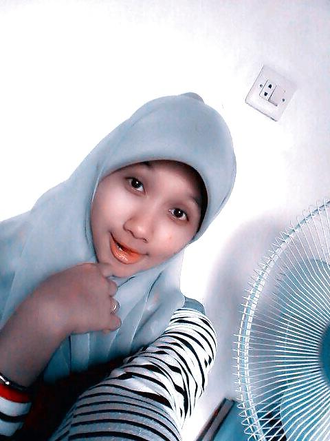 10P Indonesian girl fina