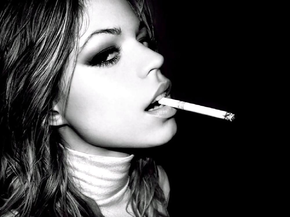 25P Smoking Babes - Dangling Divas