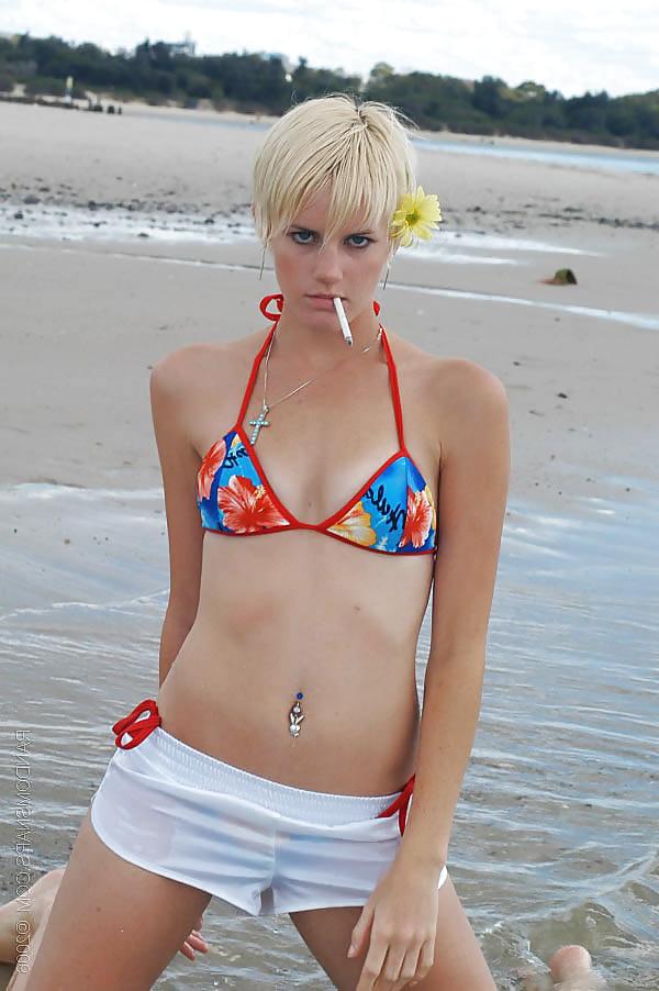 25P Smoking Babes - Dangling Divas