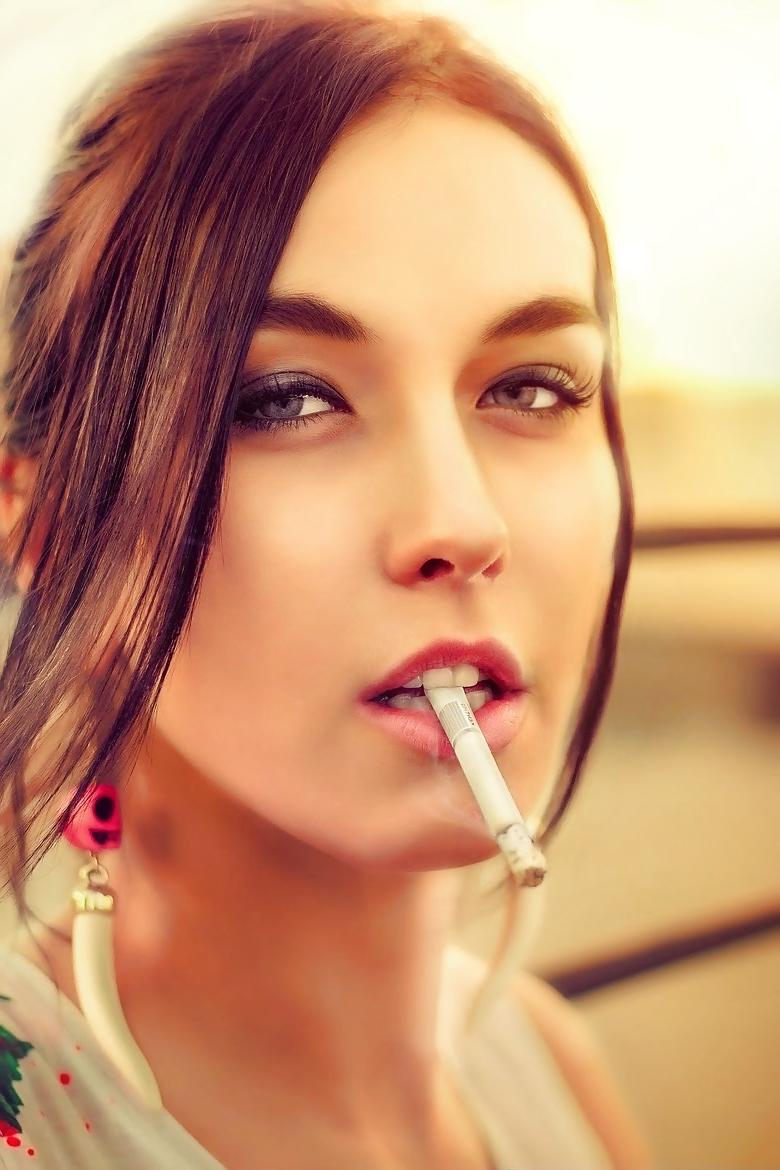 25P Smoking Babes - Dangling Divas