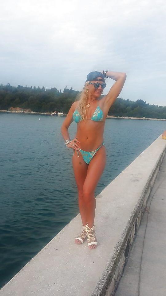25P Natali Serbian MILF