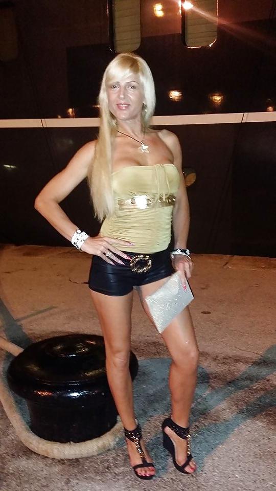 25P Natali Serbian MILF