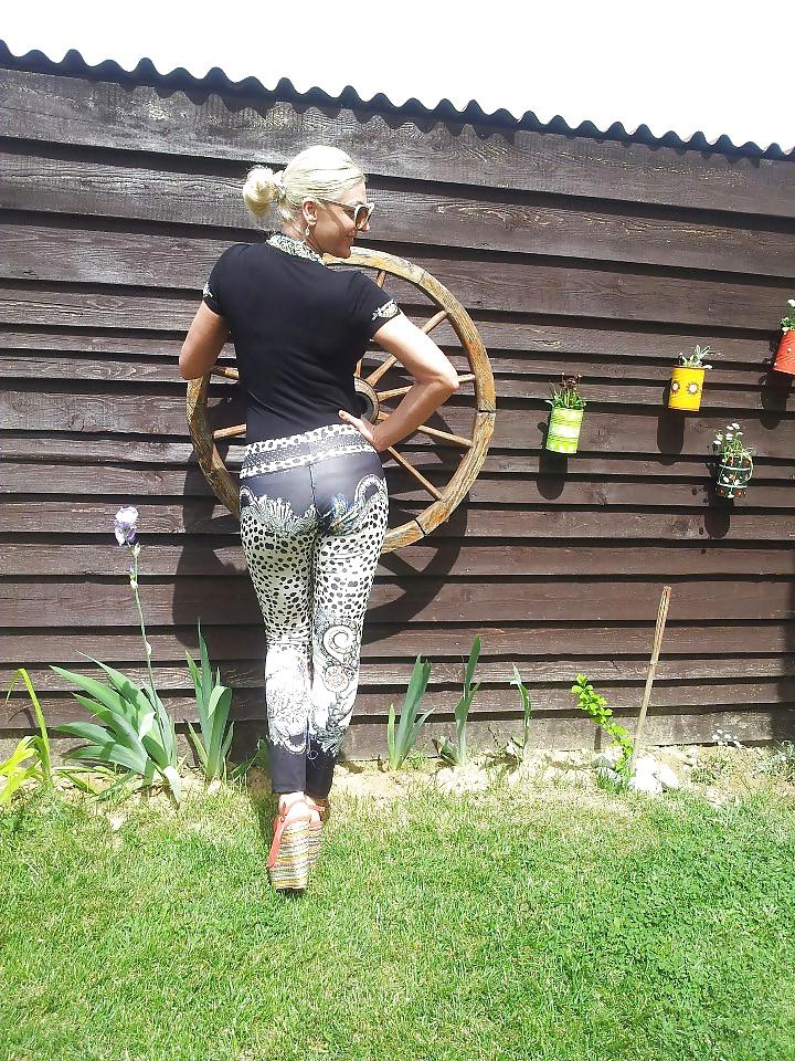 25P Natali Serbian MILF