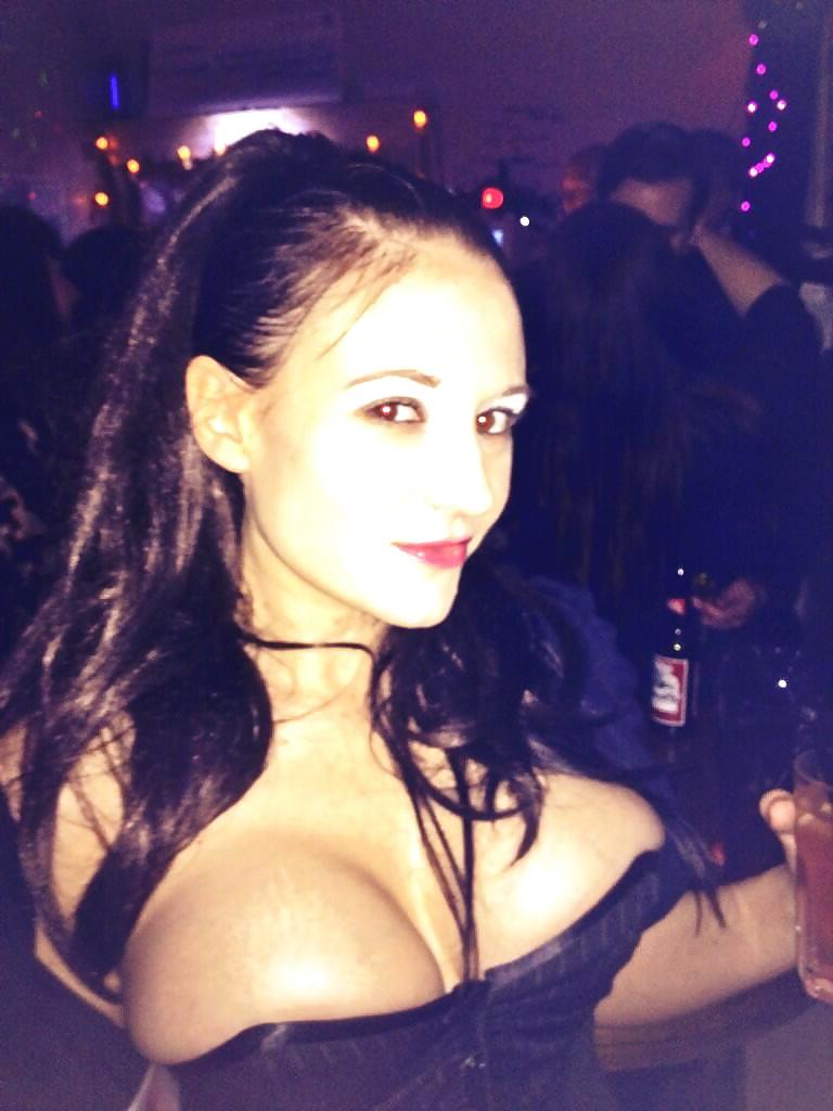 25P Huge Tits, Tight Tops 90