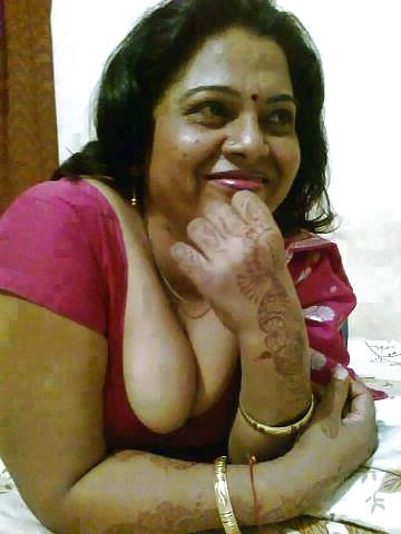 25P South indian aunties