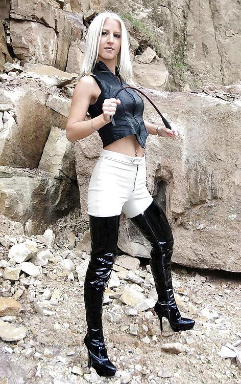 20P LEDER PVC, LATEX, STIEFEL, DAMEN, JUGENDLICHE NR2