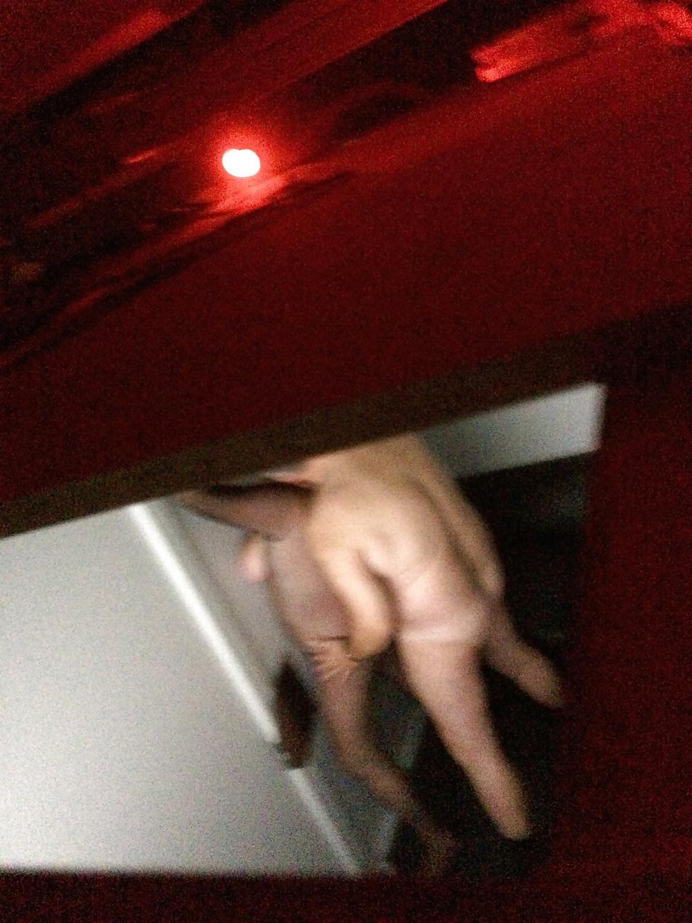 12P Gloryhole Booth Couple