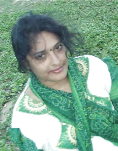 12P Indian aunty showing 5