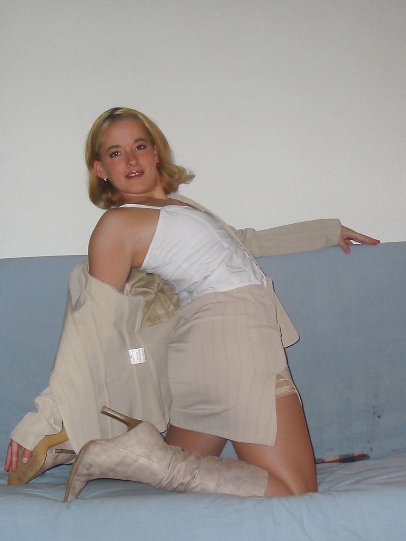 18P Milf Posing