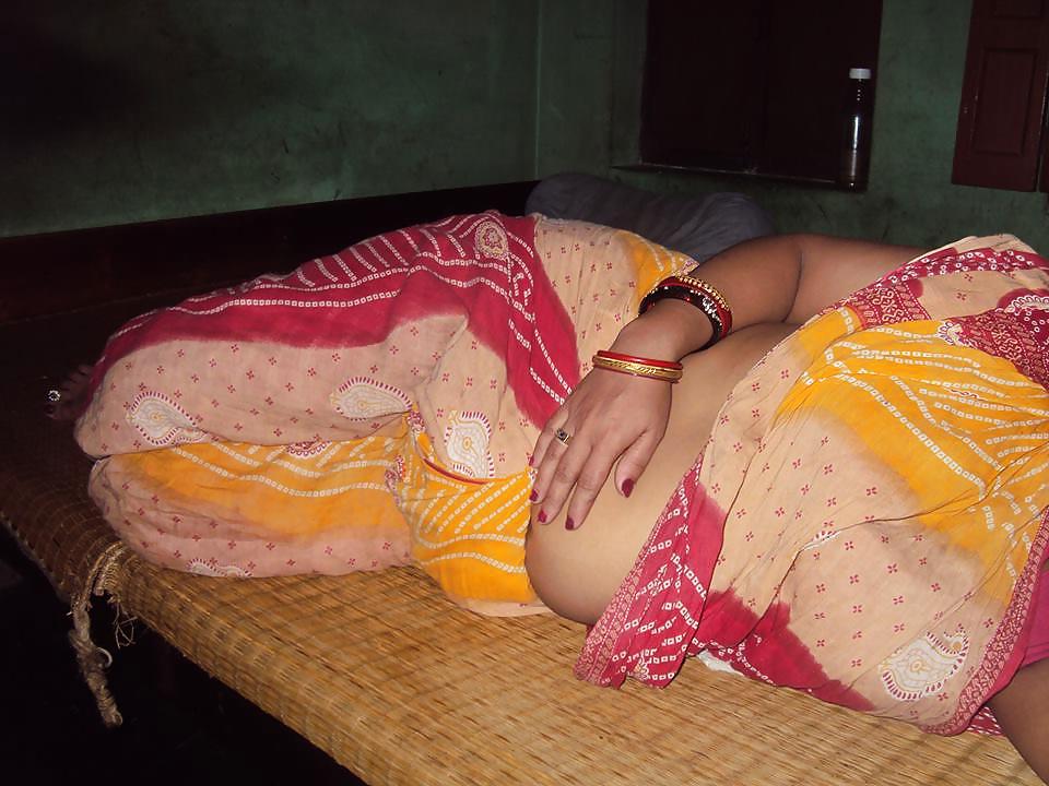 25P Indian Aunty Show 25