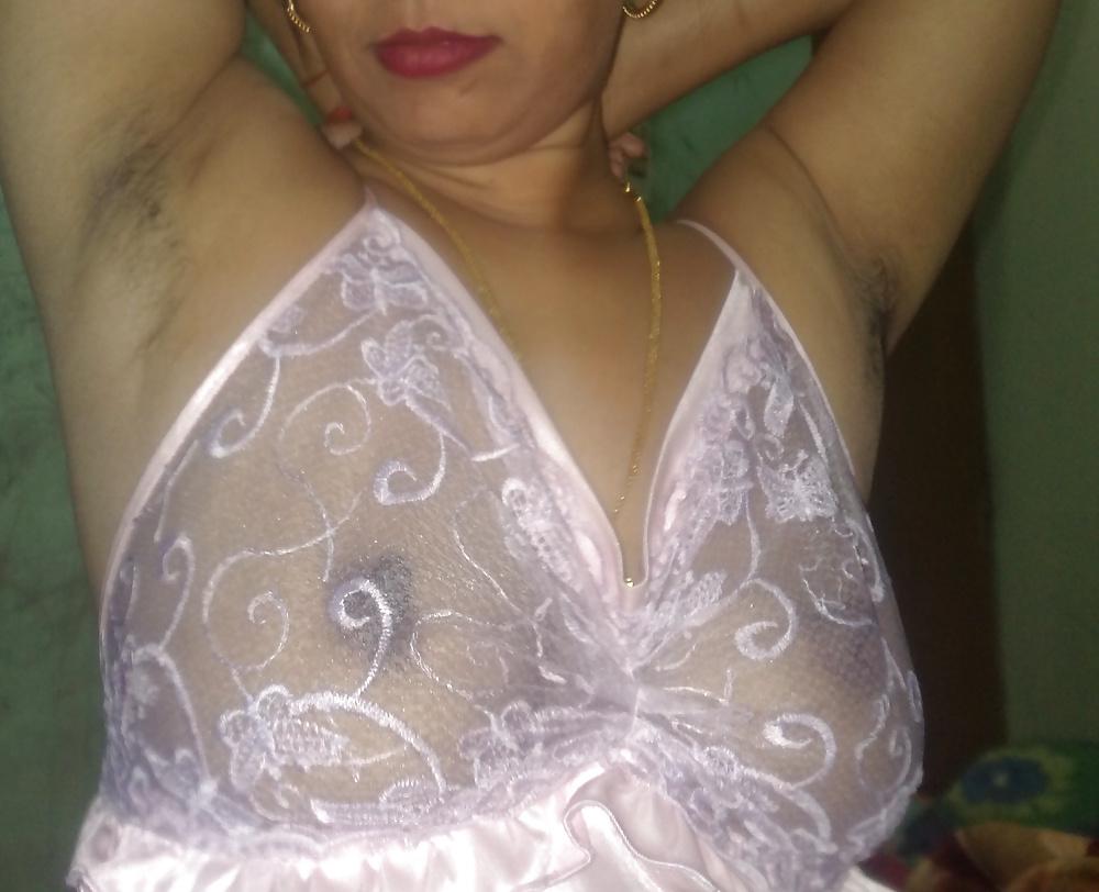 25P Indian Aunty Show 25