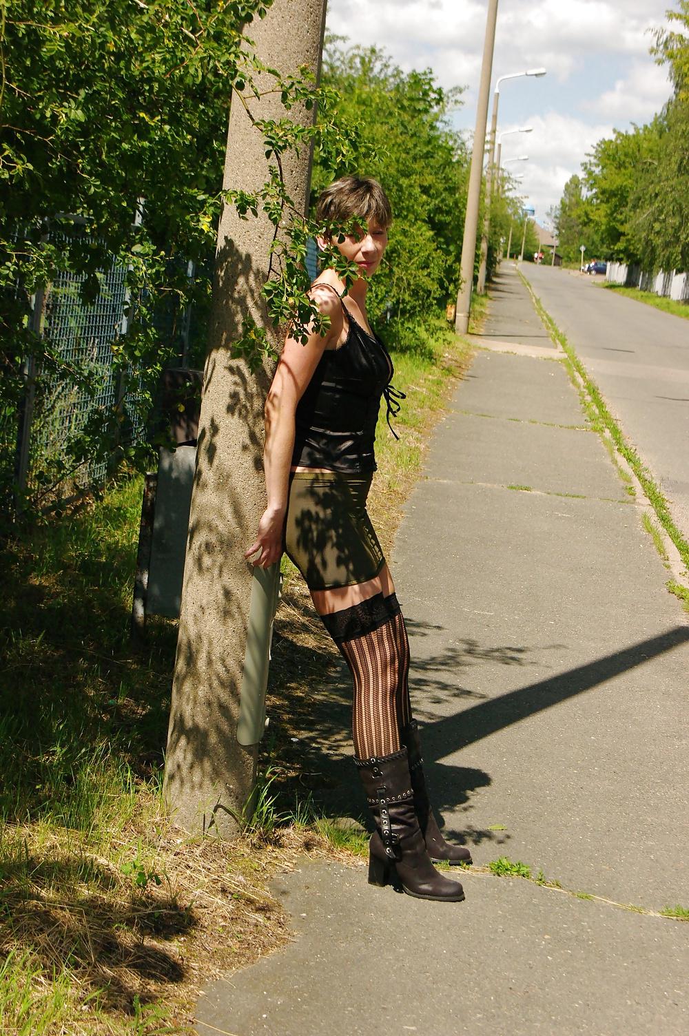 25P Wet and horny german milf outdoor shooting outtakes