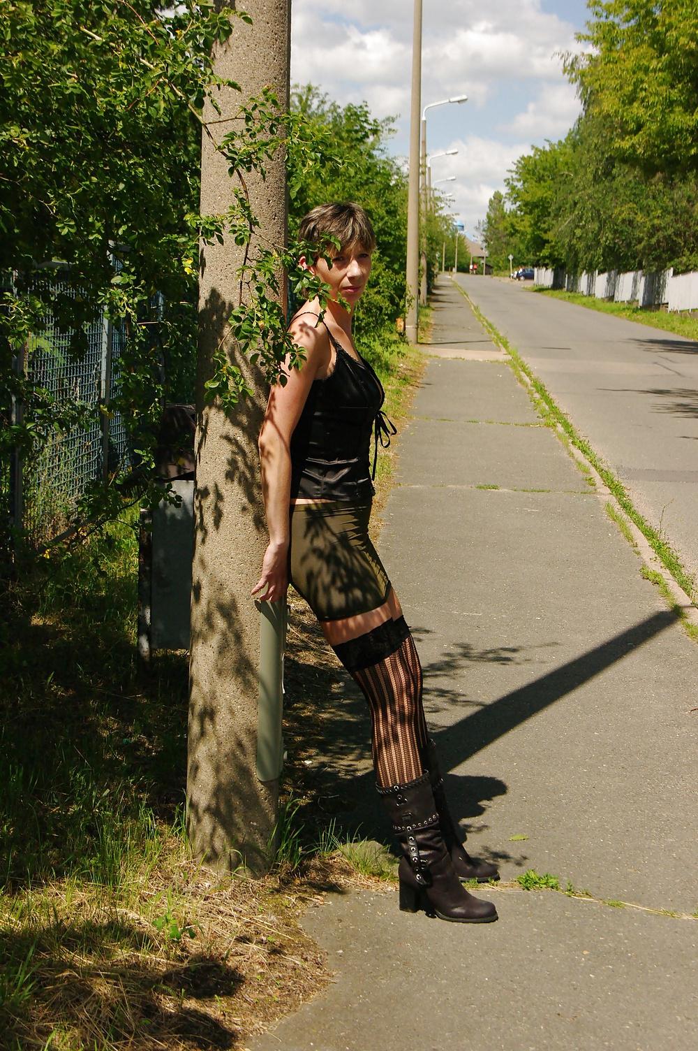 25P Wet and horny german milf outdoor shooting outtakes