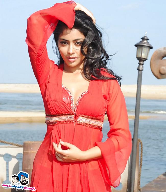 25P Hot and sexy indian actress