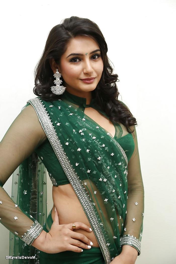 25P Indian Actress Wardrobe Malfunction (OMG) 