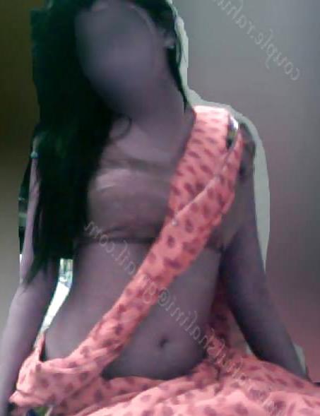 25P Desi Indian Couple Exposing 
