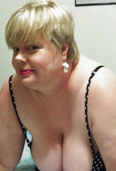 5P Cute fatty MILF