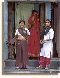 25P Indian aunty showing
