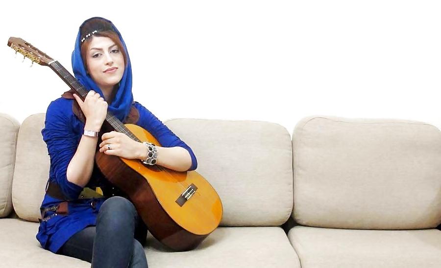 20P Persian Girls From FB 4