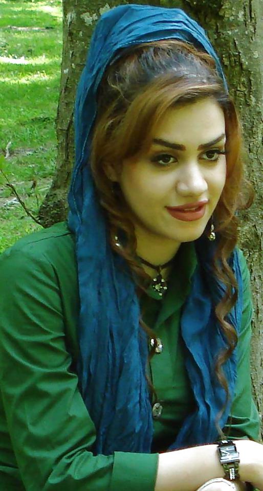 20P Persian Girls From FB 4