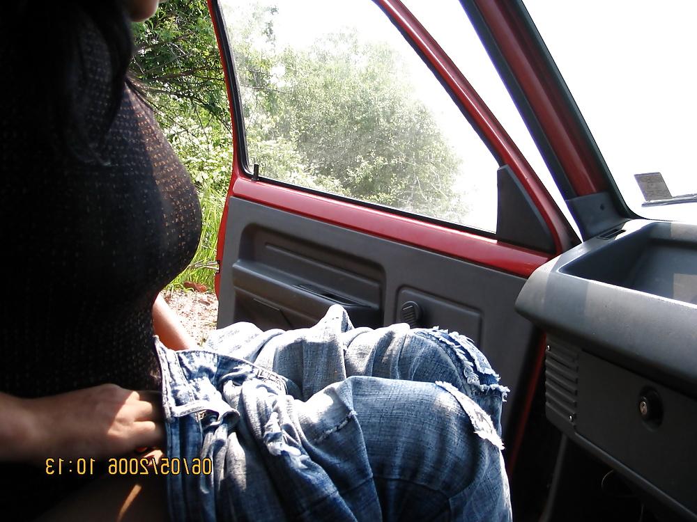 25P Beurette arab prostitute in car