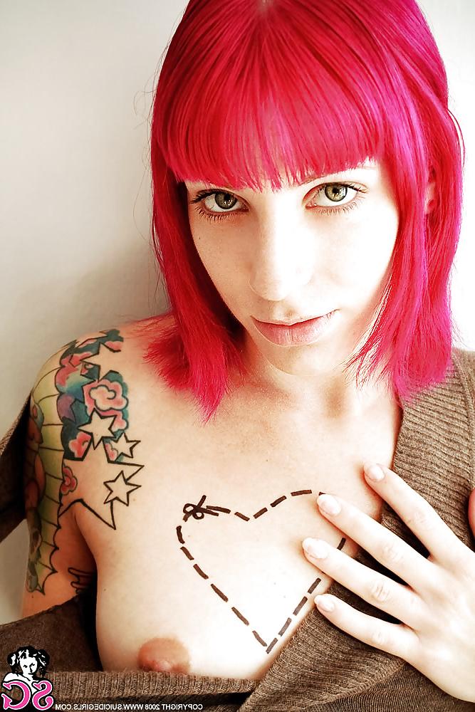 25P Sexy Punk Babes Tattoos & Pierced Nude