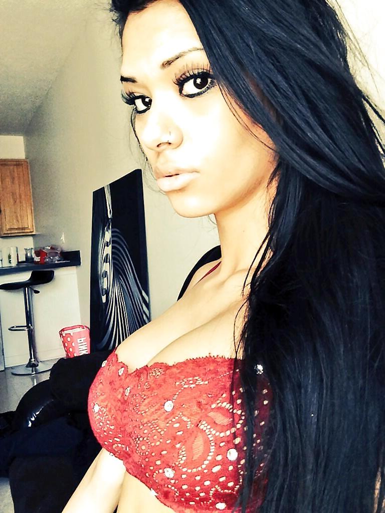 25P Beurette americaine Stripteaseuse 