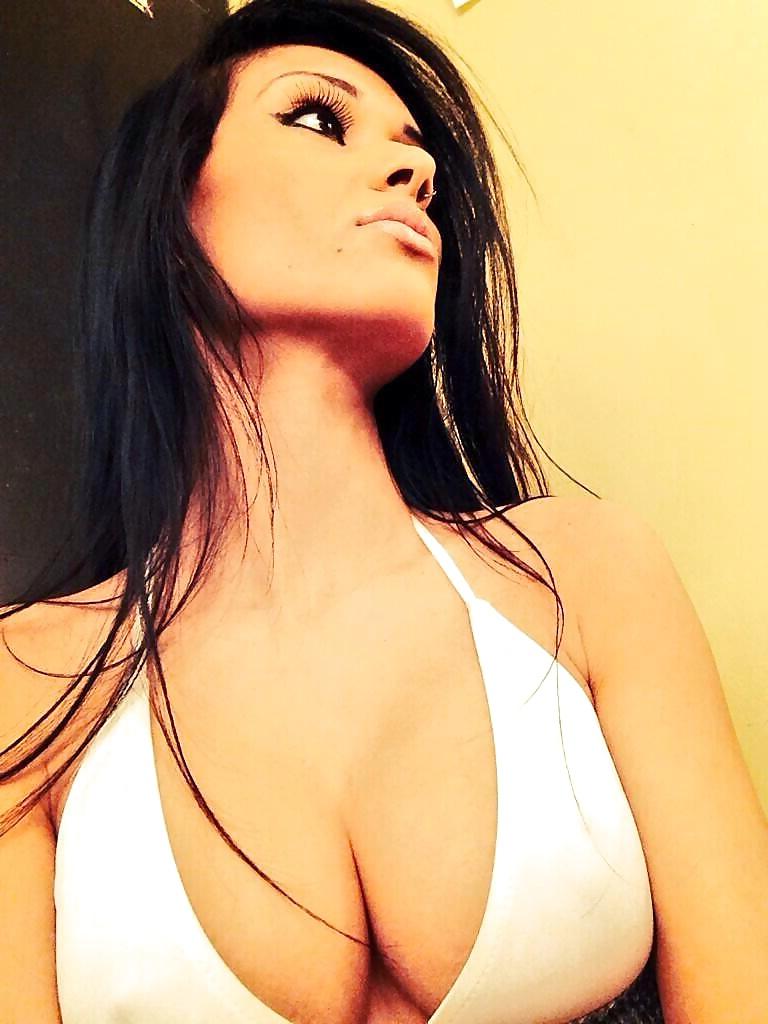 25P Beurette americaine Stripteaseuse 