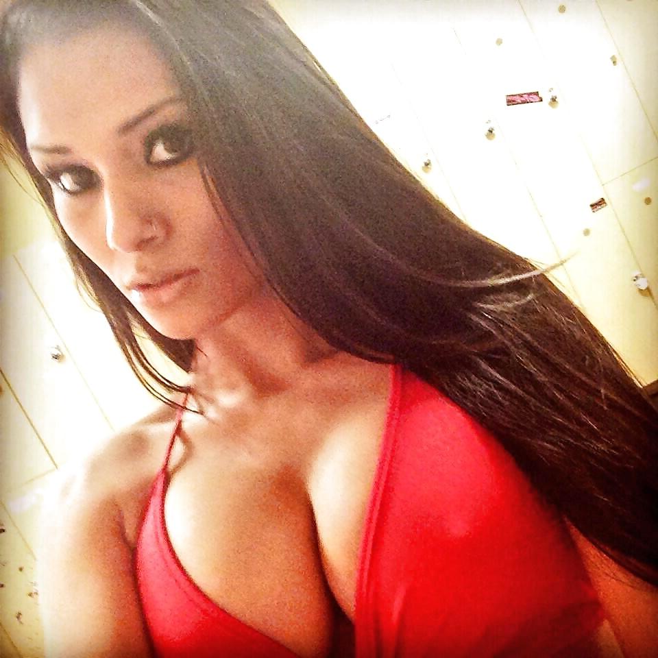 25P Beurette americaine Stripteaseuse 