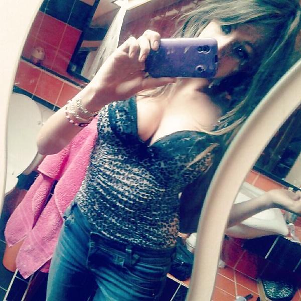 25P Beurettes jolies boobs
