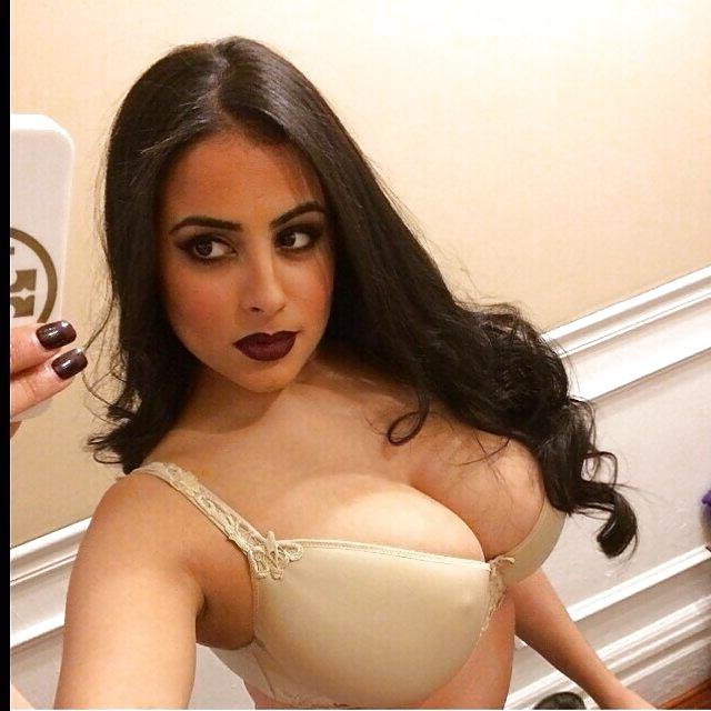 25P Beurettes jolies boobs