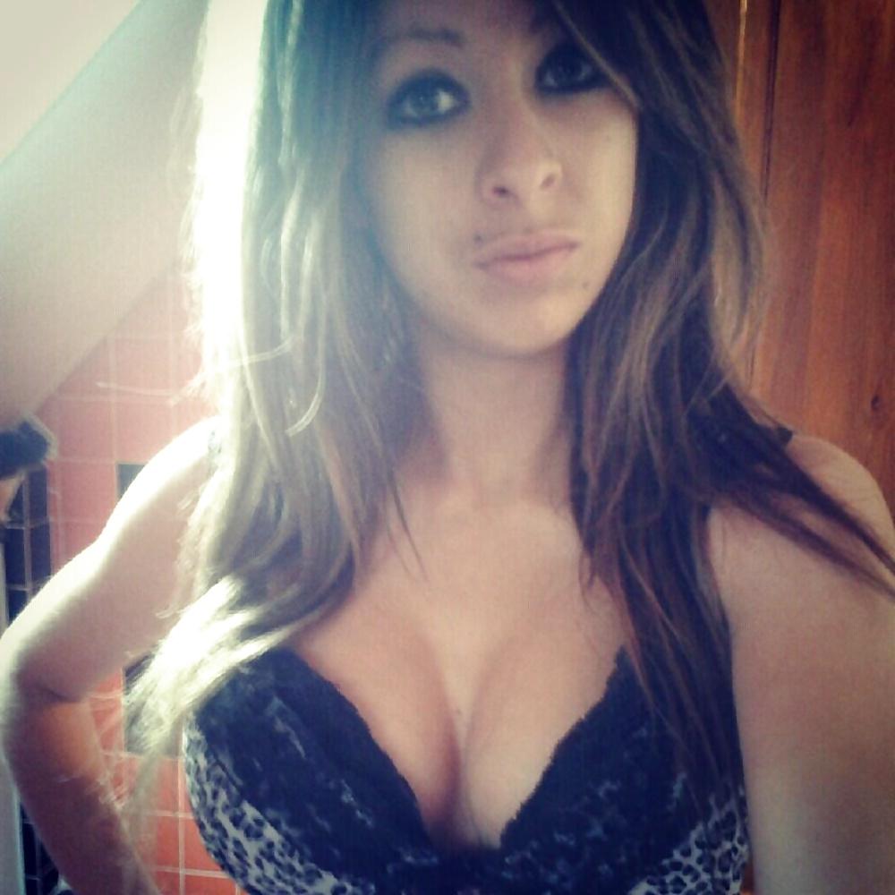 25P Beurettes jolies boobs