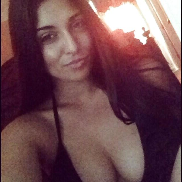 25P Beurettes jolies boobs
