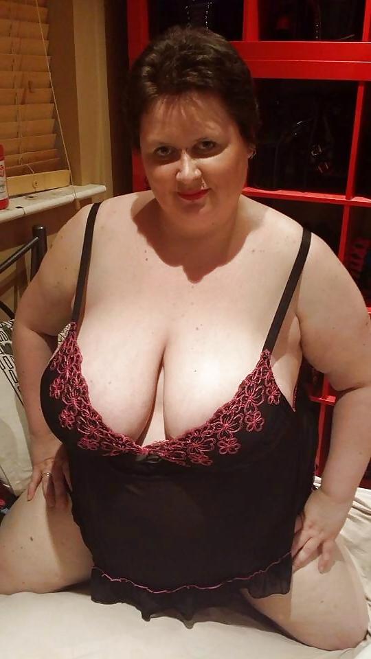 10P Fatty MILF