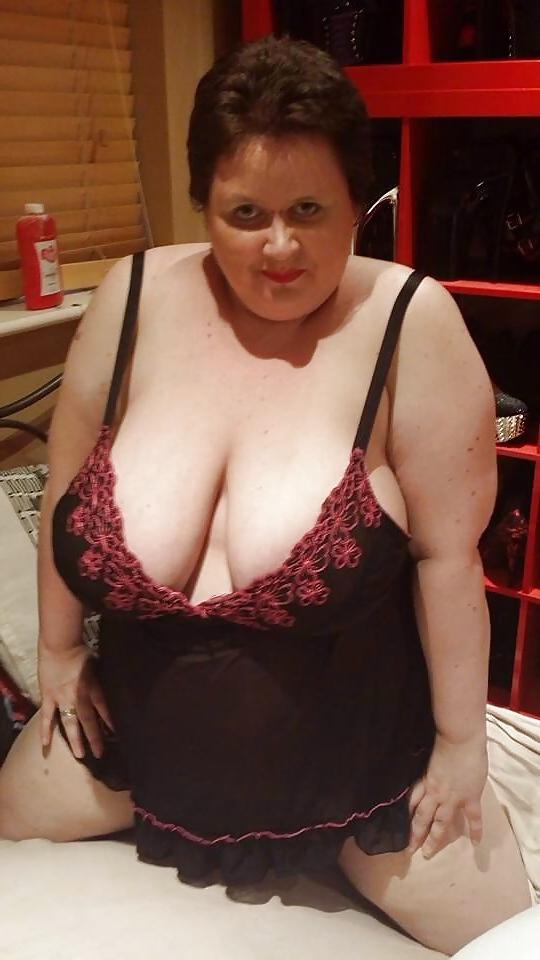 10P Fatty MILF
