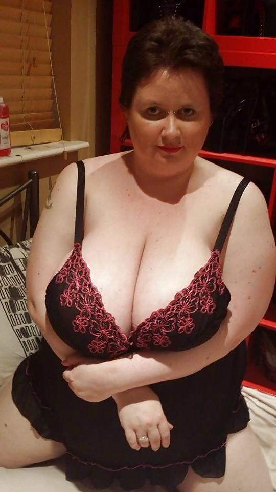 10P Fatty MILF