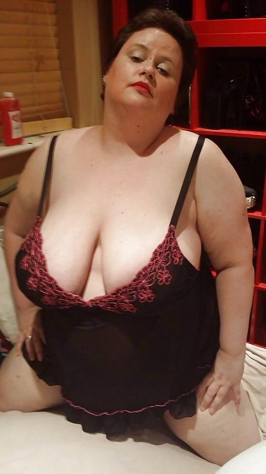 10P Fatty MILF