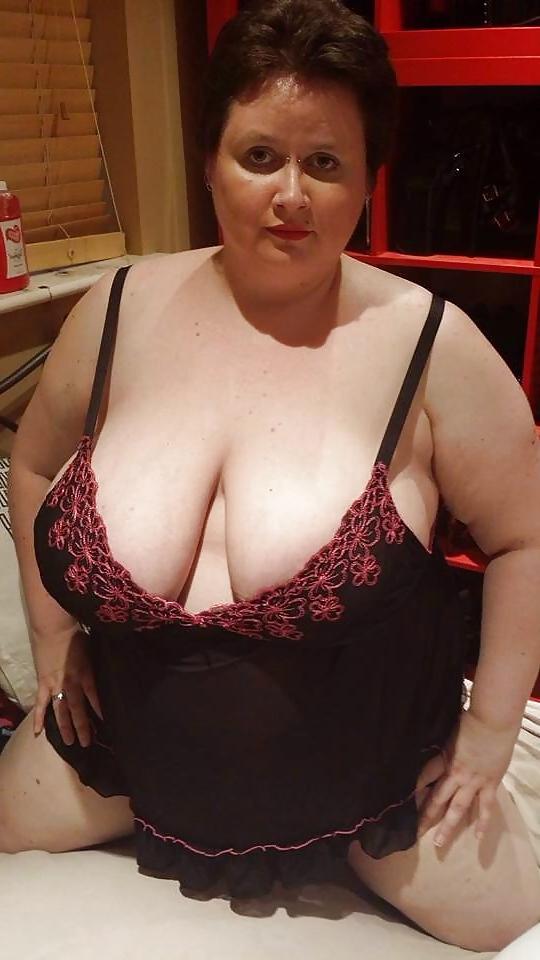 10P Fatty MILF