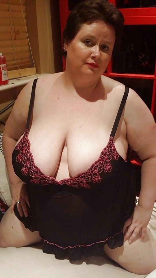 10P Fatty MILF