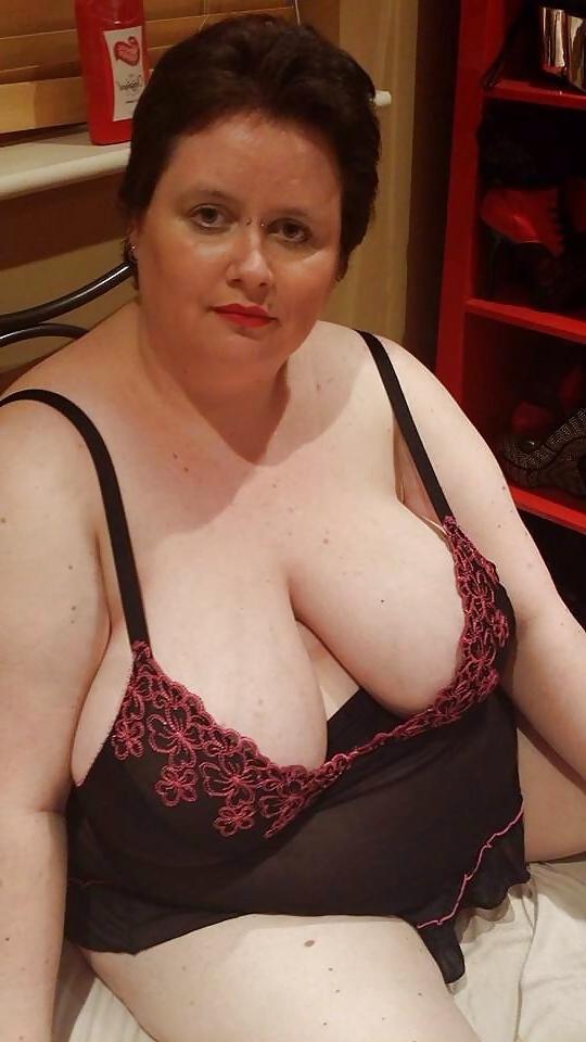 10P Fatty MILF