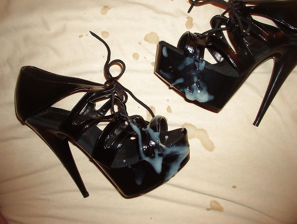 25P Closeup heels n boots 