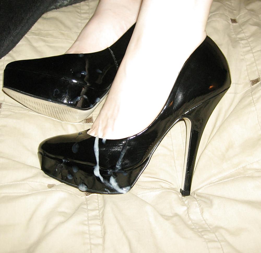 25P Closeup heels n boots 
