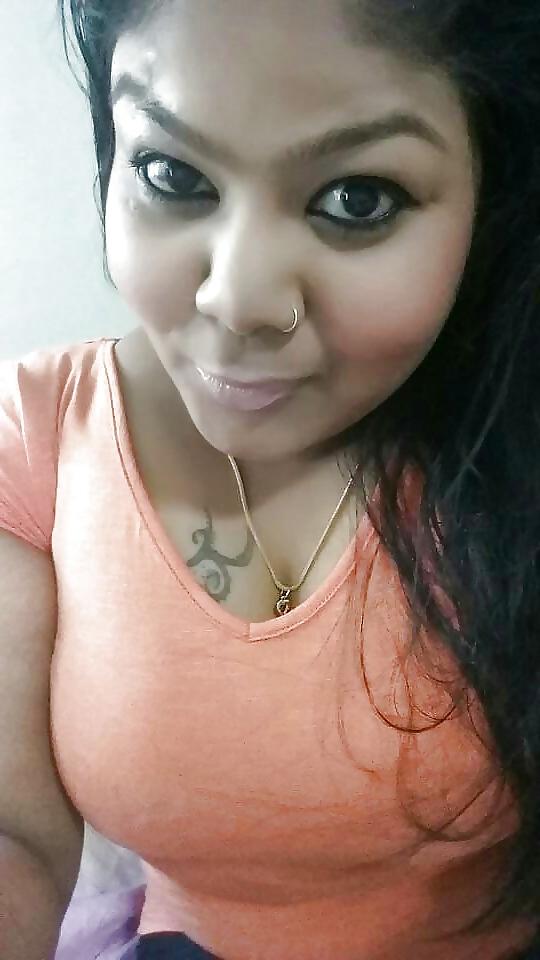7P Malaysian tamil girl boob show