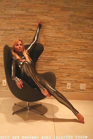 25P LUCY LAWLESS  -- SEXY IN CATSUIT
