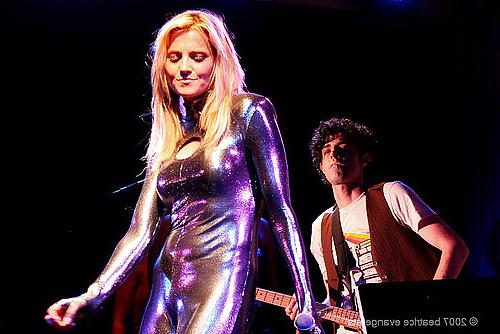 25P LUCY LAWLESS  -- SEXY IN CATSUIT