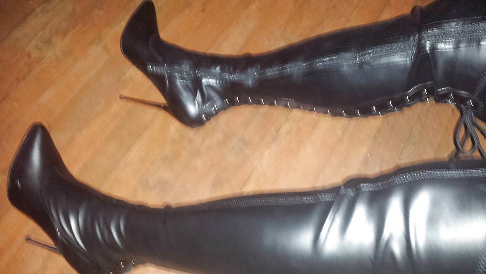7P New thigh high boots