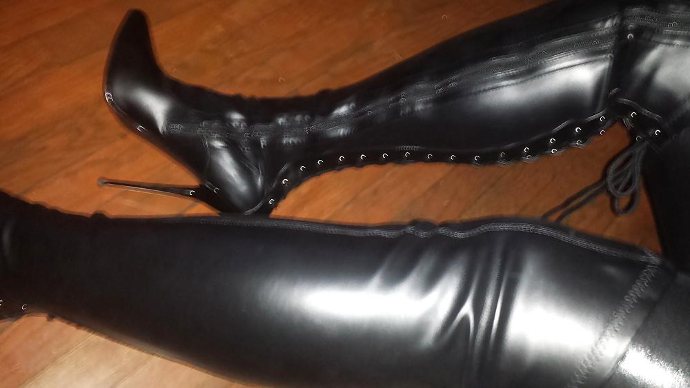 7P New thigh high boots