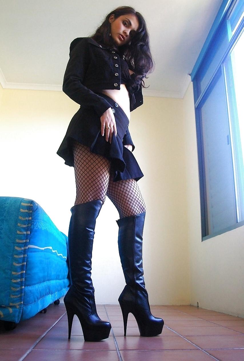 25P Girls in Boots. Frauen in Stiefel part.2 