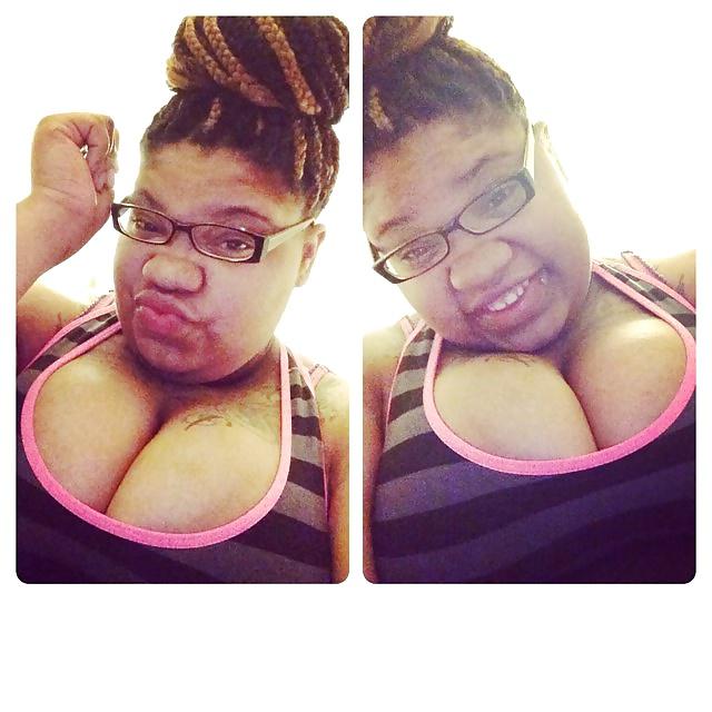 25P Jasmine(Big Tits Huge Areolas) & A Pretty Pussy 2